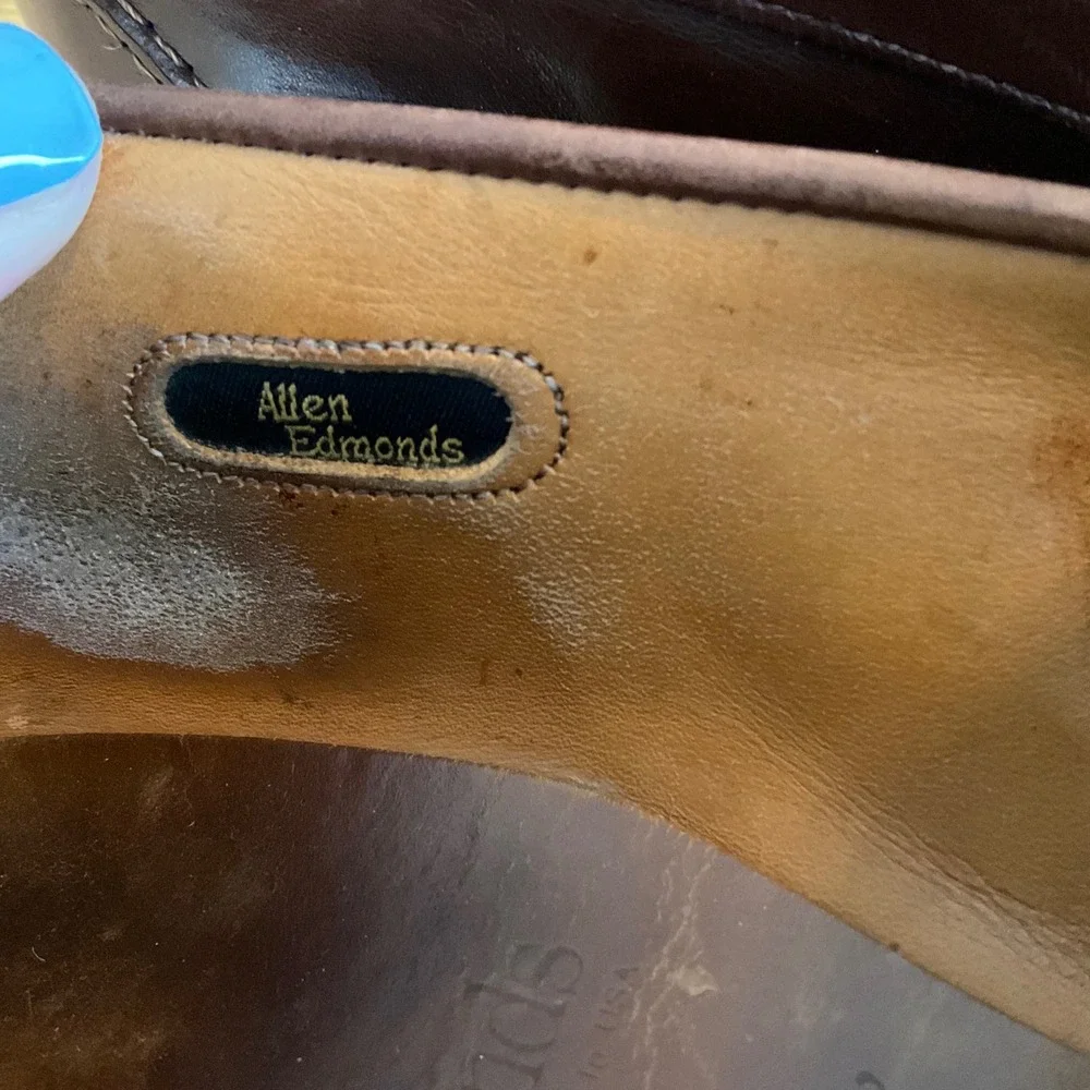 Allen Edmonds split casual